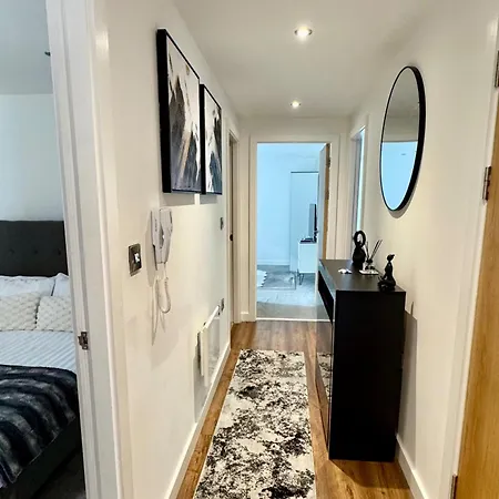 Apartament Stylish 2-bed Private Parking 10mins To Centre Manchester