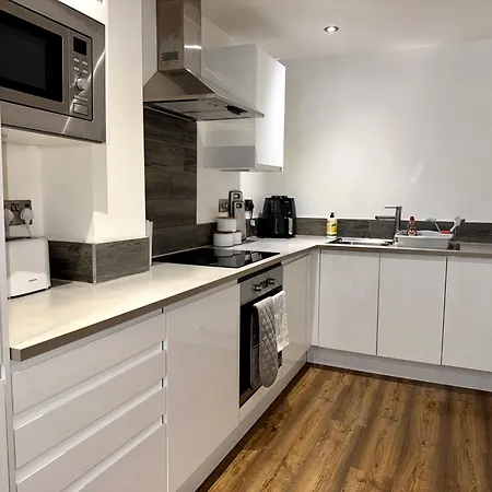 Apartament Stylish 2-bed Private Parking 10mins To Centre Manchester
