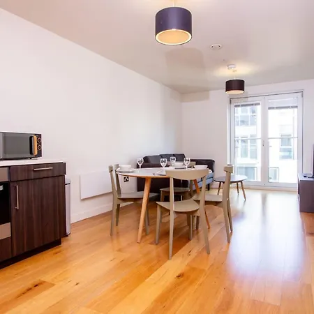 The Slate Yard- - Near Salford Station * מנצ'סטר