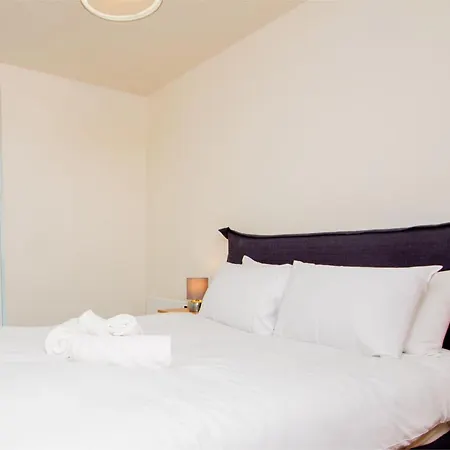 The Slate Yard- - Near Salford Station * מנצ'סטר