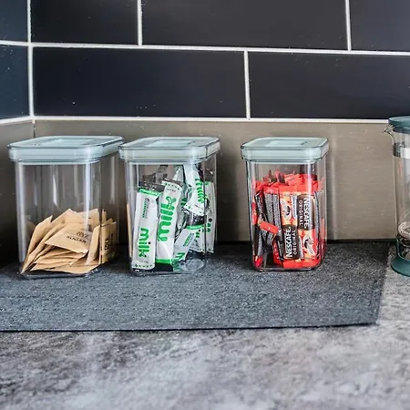 2 Bedroom Denton, Suitable For Professionals Needing A Peaceful Work Environment Manchester