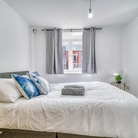 2br Flat - Free Parking - Old Trafford - Weekly Rates 아파트 *