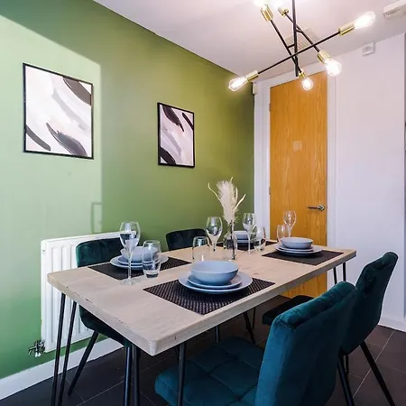 Apartment Three Bedroom House By Brookland Serviced Short Lets With Free Wifi Manchester