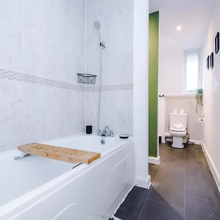 Apartment Three Bedroom House By Brookland Serviced Short Lets With Free Wifi Manchester