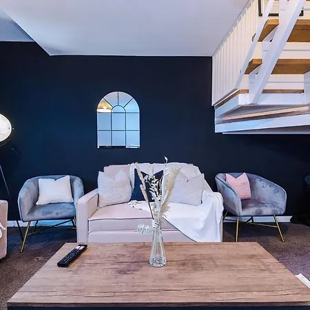 Apartment Three Bedroom House By Brookland Serviced Short Lets With Free Wifi Manchester