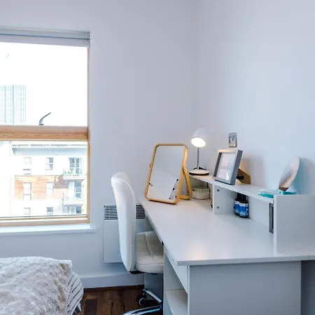 Elegant 2br Flat Near Northern Quarter