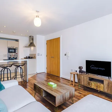 Elegant 2br Flat Near Northern Quarter