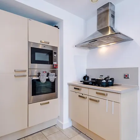 Apartman Elegant 2br Flat Near Northern Quarter *