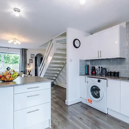 New! 2br With Parking, Near Semesterbostad