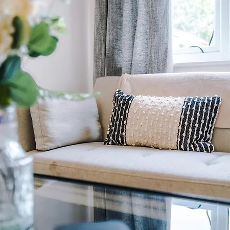 Semesterbostad New! 2br With Parking, Near *