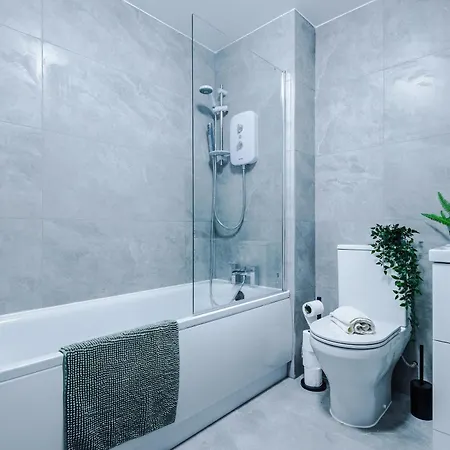 Modern 3 Bedroom - Driveway Parking For 2 Vehicles, Close To Centre Feriehus Manchester