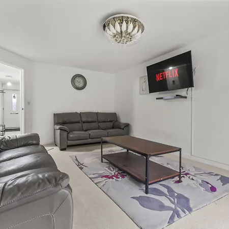 Dom wakacyjny Modern 4 Bedroom Detached House 66cl *