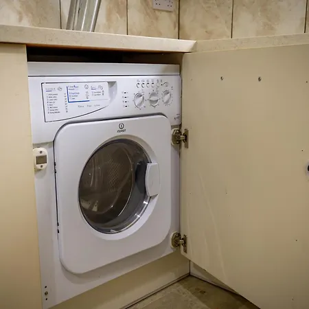 別荘 Modern 4 Bedroom Detached House 66cl マンチェスター