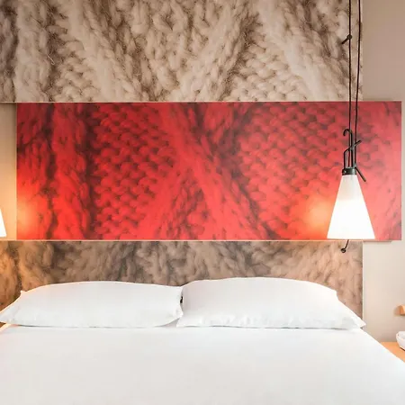 Ibis Centre Princess Street Hotel 3*