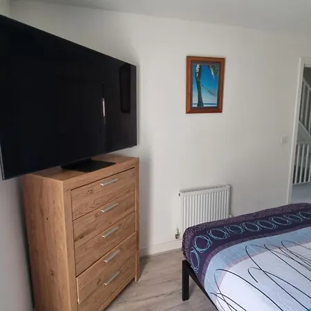 Appartement Lovely New In Close To Fc *