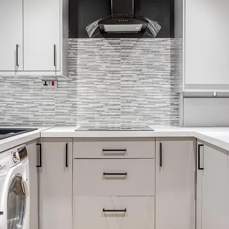 3 Bedroom Close To Mcr Centre Nyaraló *