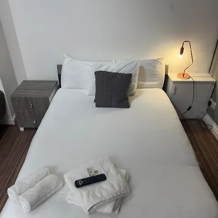 Premier Apartmetns 公寓