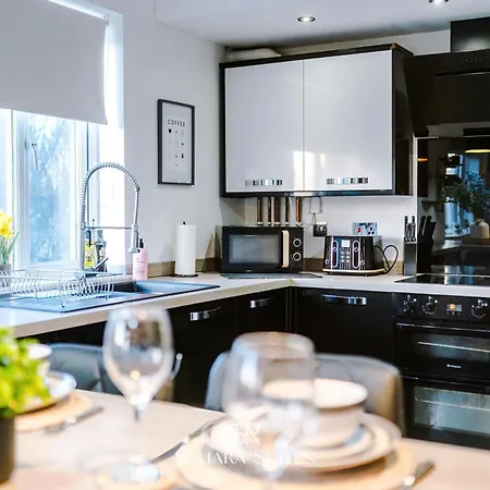 Monthly - Stylish 2bed - Etihad & Ao Arena Access - Parking *