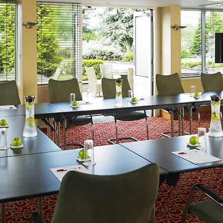 Marriott Victoria & 4* Manchester