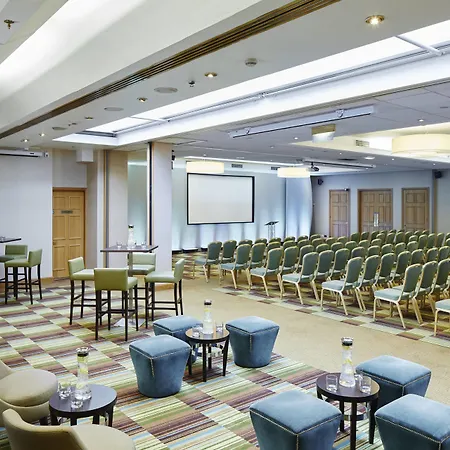 Marriott Victoria & Hotel 4*