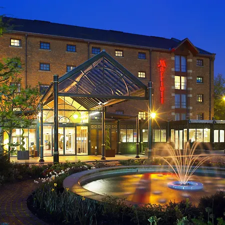 Marriott Victoria & 4*