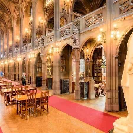 Marriott Victoria & Hotel 4*