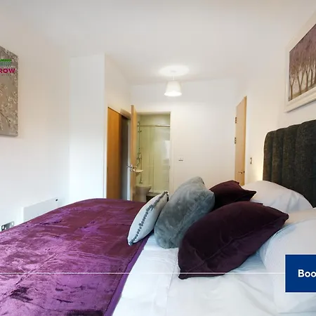 Premium Deals On Modern 2 -bed 2-bath For Movers & Pros By Hedgerow L Embrace Comfort And Ease With Our Inviting 2 Bedroom L Attractions Like Science And Industry Museum, Museum & Art Gallery * Manchester