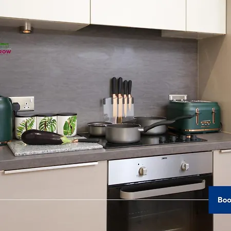 Premium Deals On Modern 2 -bed 2-bath For Movers & Pros By Hedgerow L Embrace Comfort And Ease With Our Inviting 2 Bedroom L Attractions Like Science And Industry Museum, Museum & Art Gallery Manchester