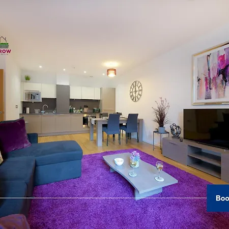 Apartman Premium Deals On Modern 2 -bed 2-bath For Movers & Pros By Hedgerow L Embrace Comfort And Ease With Our Inviting 2 Bedroom L Attractions Like Science And Industry Museum, Museum & Art Gallery *