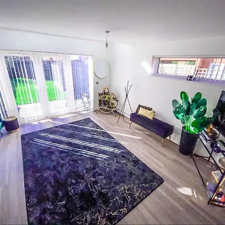 Royal At Coop Live Etihad, Sports 住宿加早餐酒店 3*