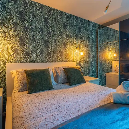 Hébergement de vacances Cheerful 4-bedroom House With Multiple Car Parking