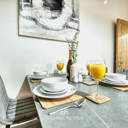 Spacious 5br - Sleeps 10 - - Ao, Etihad & Trafford - Parking *