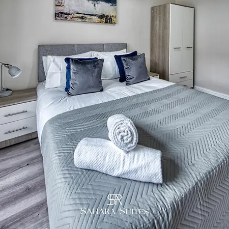 Spacious 5br - Sleeps 10 - - Ao, Etihad & Trafford - Parking Manchester