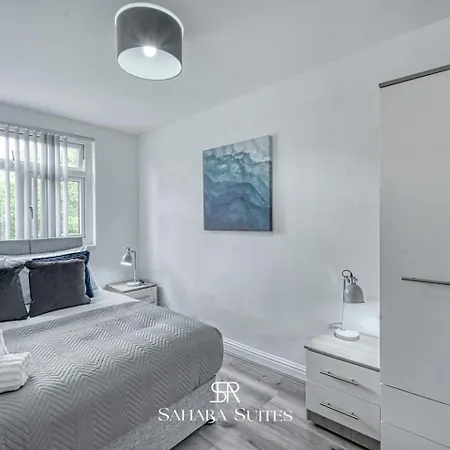 Spacious 5br - Sleeps 10 - - Ao, Etihad & Trafford - Parking Holiday home Manchester