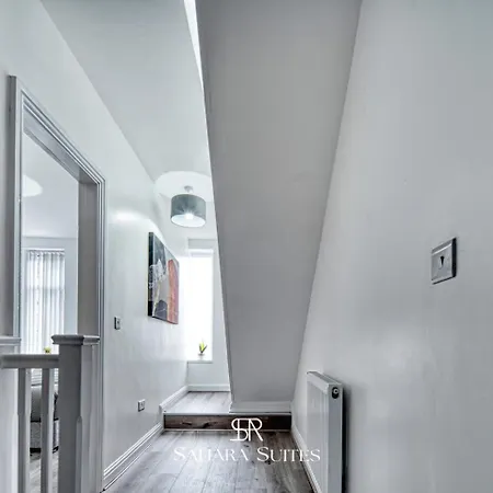 Spacious 5br - Sleeps 10 - - Ao, Etihad & Trafford - Parking Σπίτι διακοπών Μάντσεστερ