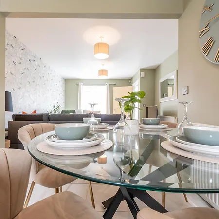 Modern House 2 Bedroom 5 Beds Vakantiehuis