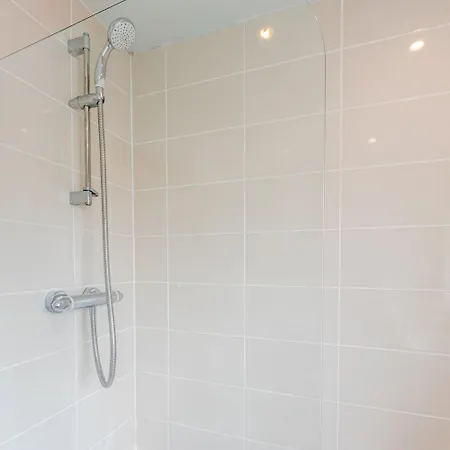 Modern House 2 Bedroom 5 Beds Casa vacanze Manchester