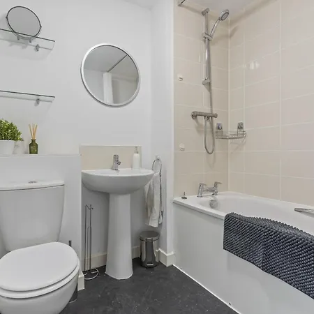 Centre House Etihad And Parking Vakantiehuis *