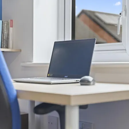 Centre House Etihad And Parking Manchester