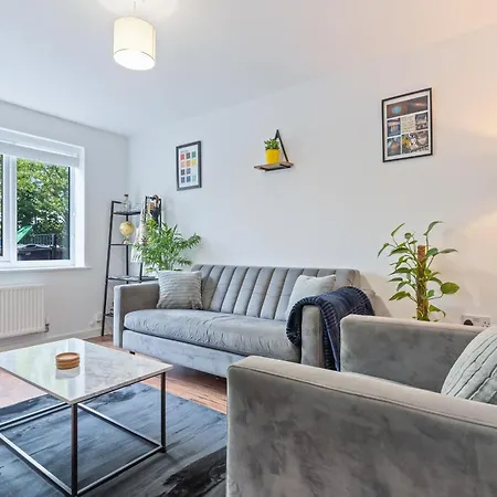 Centre House Etihad And Parking Manchester