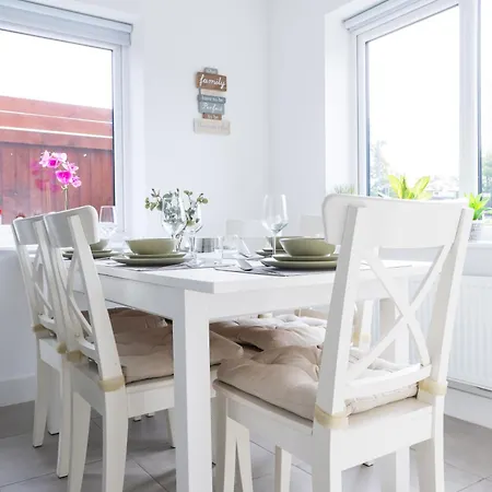 Дом отдыха 4-bedroom New House Near Centre