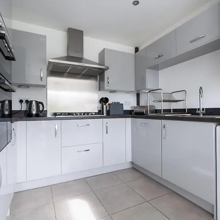 4-bedroom New House Near Centre *