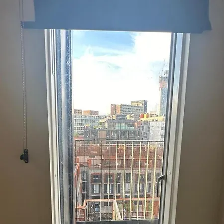 2-bed - Sleeps 4 - Pets Welcome 公寓 *