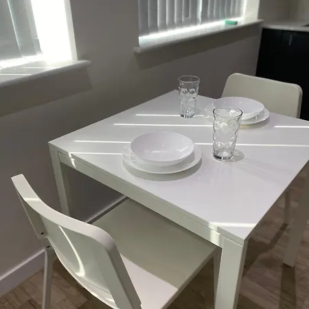 Prime Central-luxury 1br Apartment-free Parking-fast Wi-fi