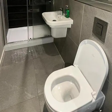 2-bed - Sleeps 4 - Pets Welcome Apartment Manchester