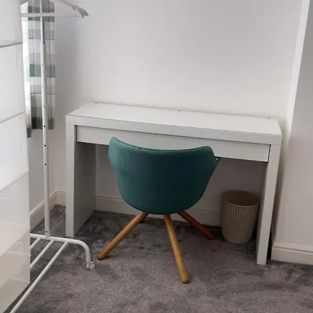 Campus & Coop Cozy Terrace *