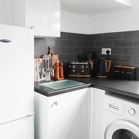 Dom wakacyjny Spacious 3br Near Etihad And Coop Live - Free Parking!