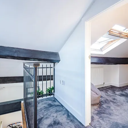 Prázdninový dům Stunning 3br Townhouse, Terrace, Games, Free Parking *