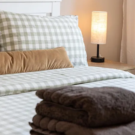 펜션 Luxury Spacious 3-bed Oasis Just 10 Mins From Centre With Free Parking