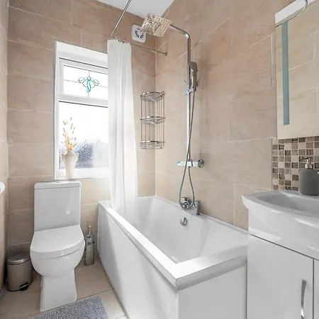 Three Bedroom House By Brookland Serviced Short Lets With Free Wifi Apartament